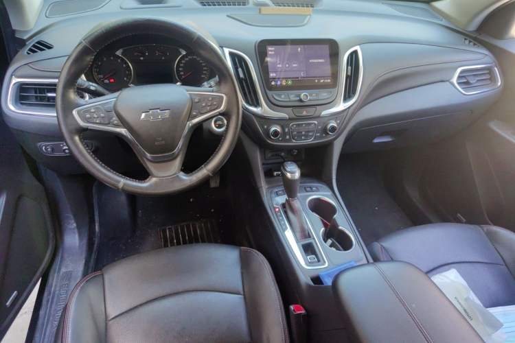 Used Chevrolet Equinox 2019 Redline 550T Automatic All-Wheel-Drive Trailblazer RS China VI Standard Center Console
