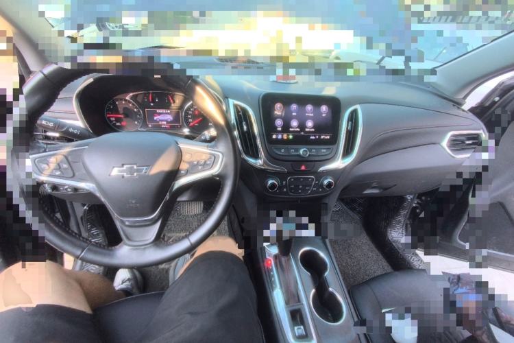 Used Chevrolet Equinox 2019 Redline 550T Automatic All-Wheel-Drive RS Model China VI Standard Center Console