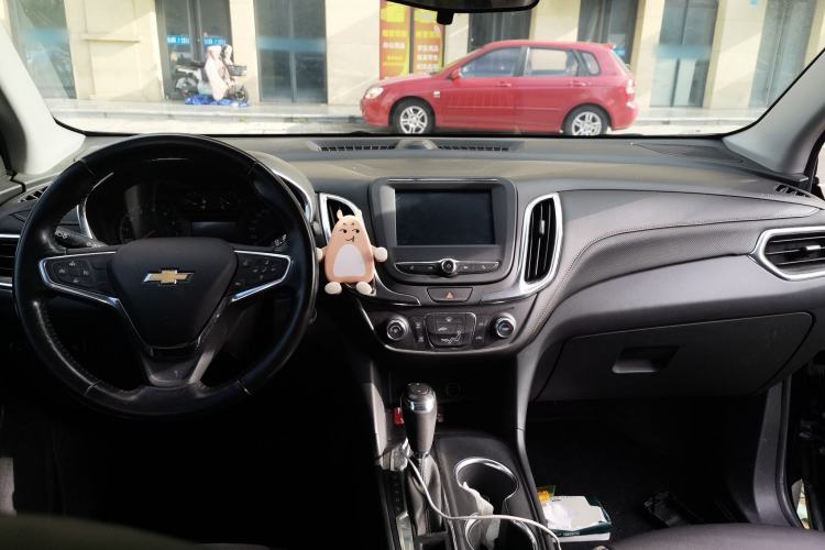 Used Chevrolet Equinox 2019 535T Automatic Chijie Edition China V Standard Center Console