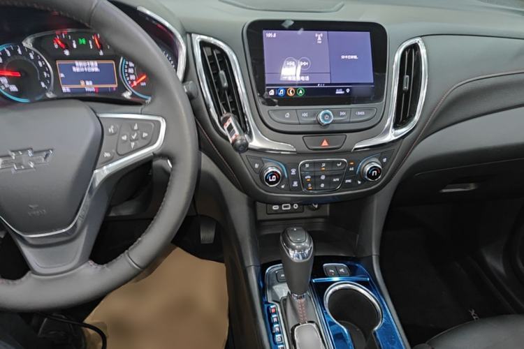 Used Chevrolet Equinox 2019 Redline 550T Automatic All-Wheel-Drive Trailblazer RS China VI Standard Center Console