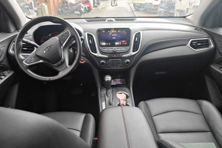 Used Chevrolet Equinox 2019 535T Automatic YuJie Edition China V Standard Center Console