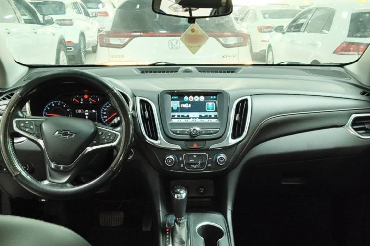 Used Chevrolet Equinox 2019 535T Automatic Chijie Edition China VI Center Console