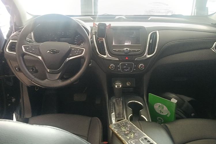 Used Chevrolet Equinox 2019 535T Automatic Chijie Edition China VI Center Console