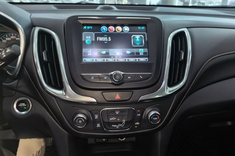Used Chevrolet Equinox 2019 535T Automatic Chijie Edition China VI Center Console