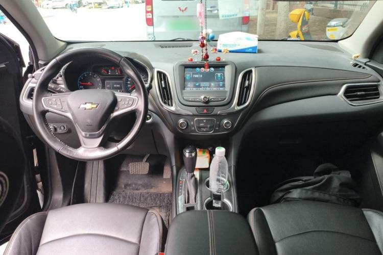 Used Chevrolet Equinox 2019 535T Automatic Chijie Edition China VI Center Console