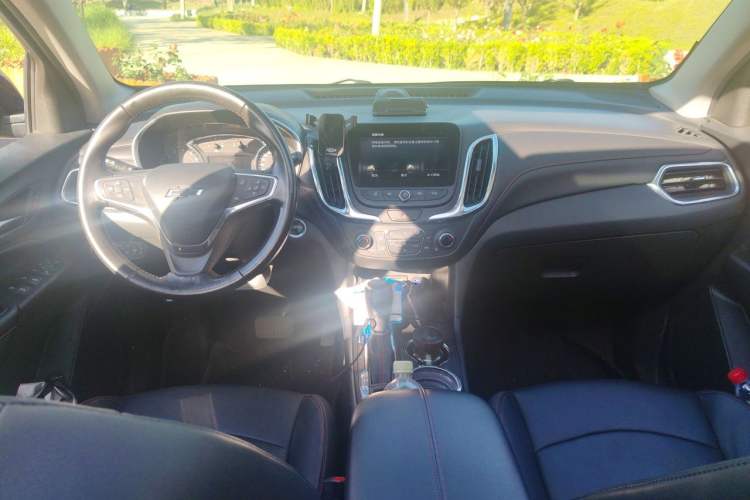 Used Chevrolet Equinox 2019 Redline 550T Automatic All-Wheel-Drive RS Model China VI Standard Center Console