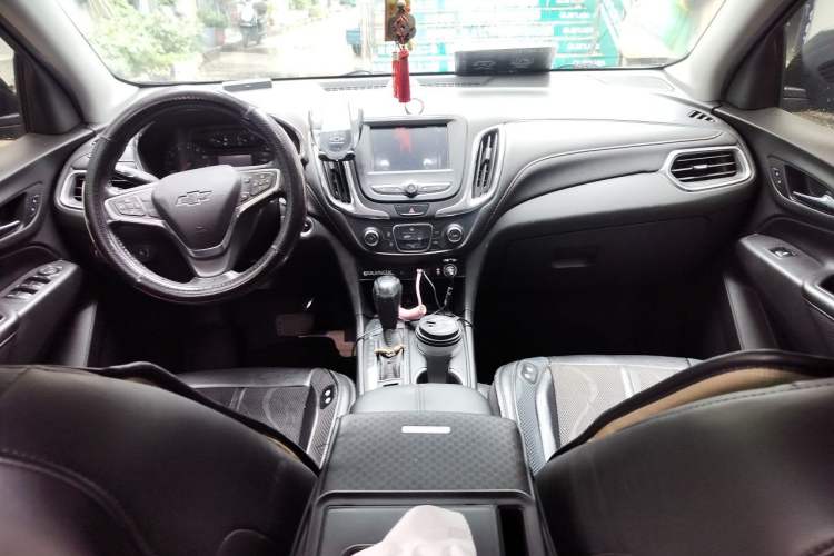 Used Chevrolet Equinox 2019 535T Automatic Chijie Edition China V Standard Center Console