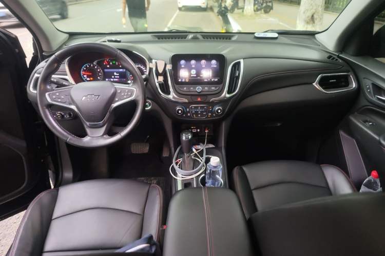 Used Chevrolet Equinox 2019 Redline 550T Automatic All-Wheel-Drive RS Model China VI Standard Center Console