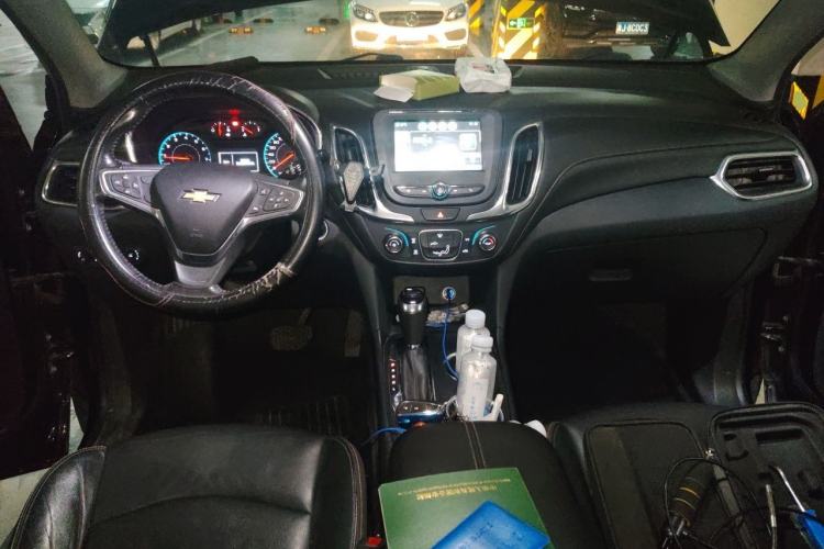 Used Chevrolet Equinox 2019 535T Automatic Chijie Edition China VI Center Console