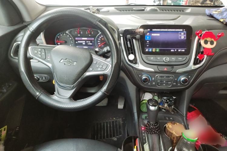 Used Chevrolet Equinox 2019 Redline 550T Automatic All-Wheel-Drive Trailblazer RS China VI Standard Center Console