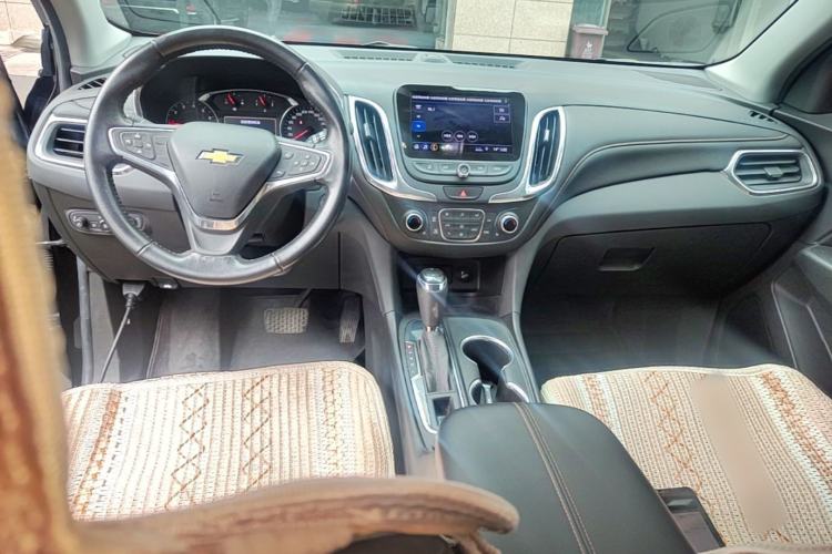 Used Chevrolet Equinox 2019 535T Automatic YuJie Edition China VI Center Console
