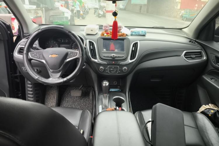 Used Chevrolet Equinox 2019 535T Automatic Chijie Edition China VI Center Console