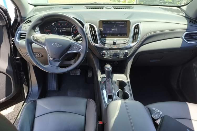 Used Chevrolet Equinox 2019 Redline 550T Automatic All-Wheel-Drive RS Model China VI Standard Center Console