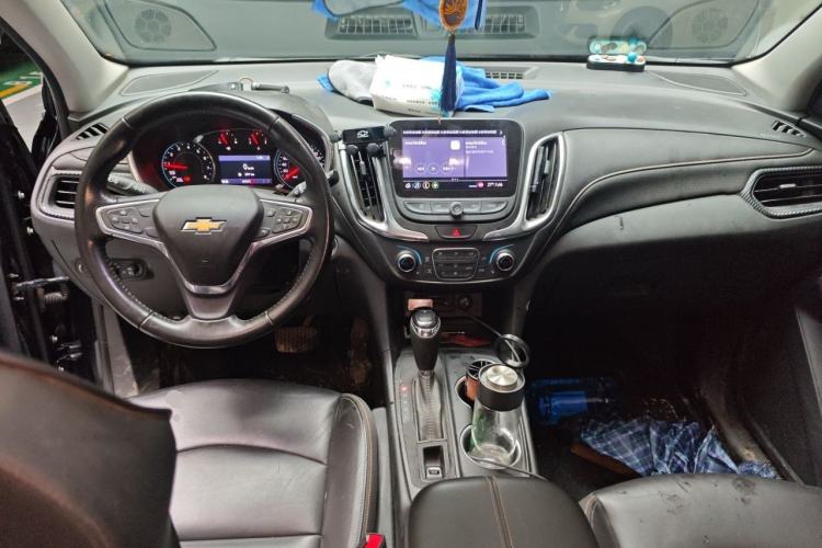 Used Chevrolet Equinox 2019 535T Automatic YuJie Edition China VI Center Console