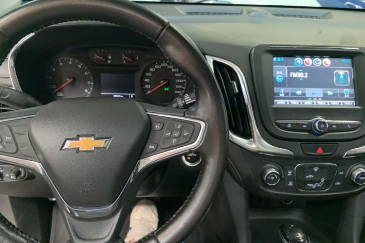 Used Chevrolet Equinox 2019 535T Automatic Chijie Edition China VI Center Console