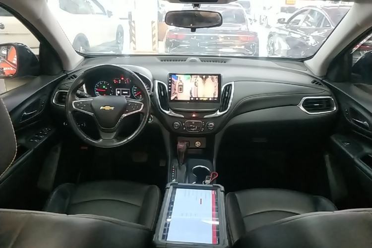 Used Chevrolet Equinox 2019 535T Automatic Chijie Edition China VI Center Console