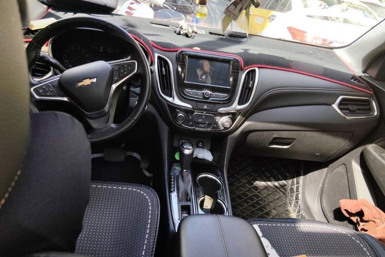 Used Chevrolet Equinox 2019 535T Automatic Chijie Edition China VI Center Console