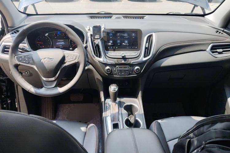 Used Chevrolet Equinox 2019 Redline 550T Automatic All-Wheel-Drive RS Model China VI Standard Center Console