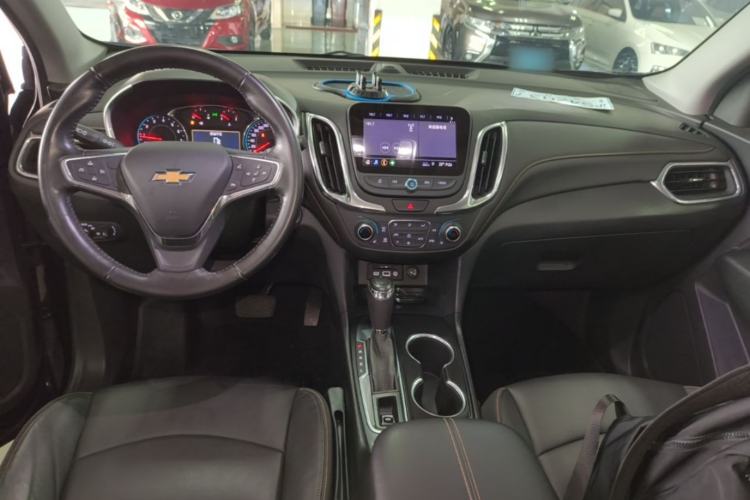 Used Chevrolet Equinox 2019 535T Automatic YuJie Edition China VI Center Console