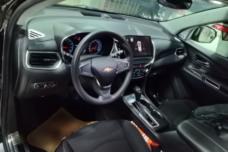 Used Chevrolet Equinox 2019 535T Automatic Lingjie Edition China VI Standard Center Console