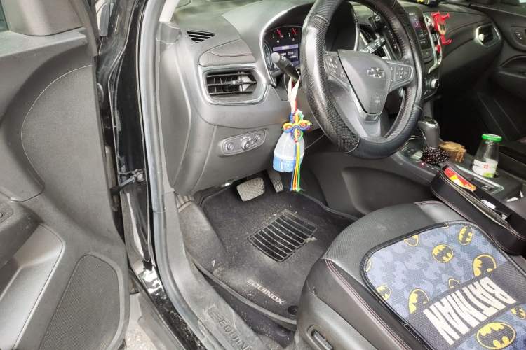 Used Chevrolet Equinox 2019 Redline 550T Automatic All-Wheel-Drive Trailblazer RS China VI Standard Driver Seat
