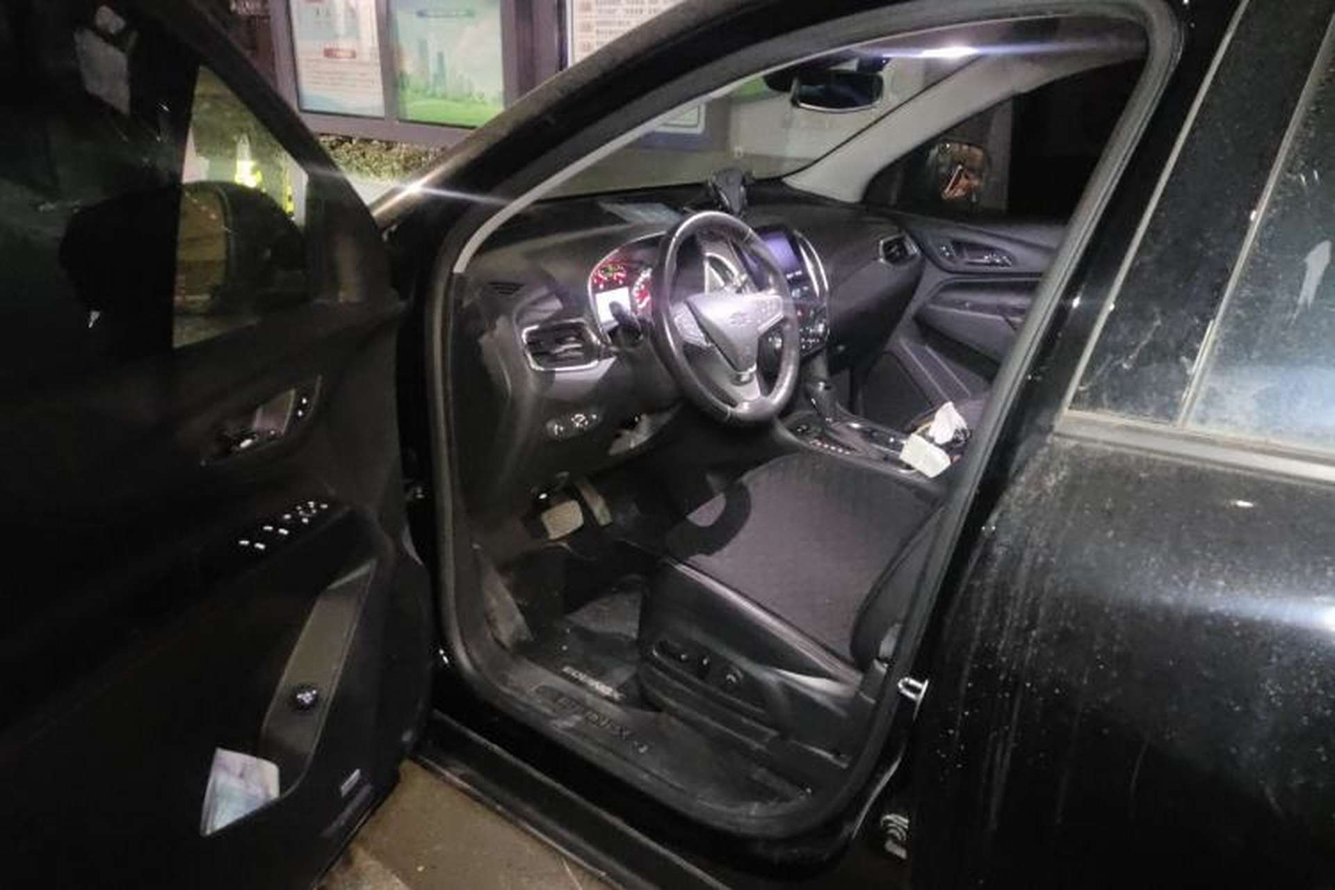 Used Chevrolet Equinox 2019 Redline 550T Automatic All-Wheel-Drive Trailblazer RS China VI Standard Driver Seat