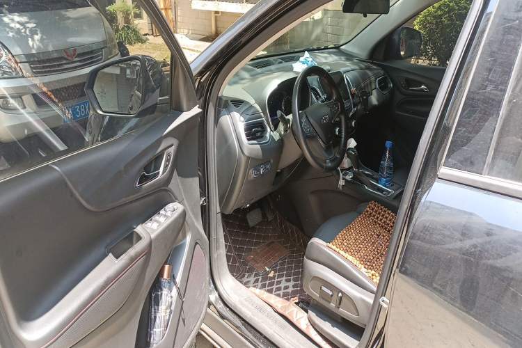 Used Chevrolet Equinox 2019 Redline 550T Automatic All-Wheel-Drive RS Model China VI Standard Driver Seat