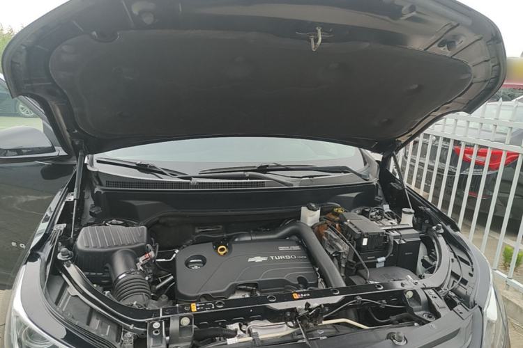 Used Chevrolet Equinox 2019 535T Automatic Chijie Edition China VI Engine Bay