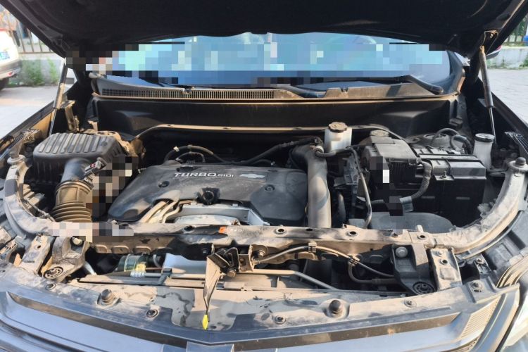 Used Chevrolet Equinox 2019 Redline 550T Automatic All-Wheel-Drive RS Model China VI Standard Engine Bay