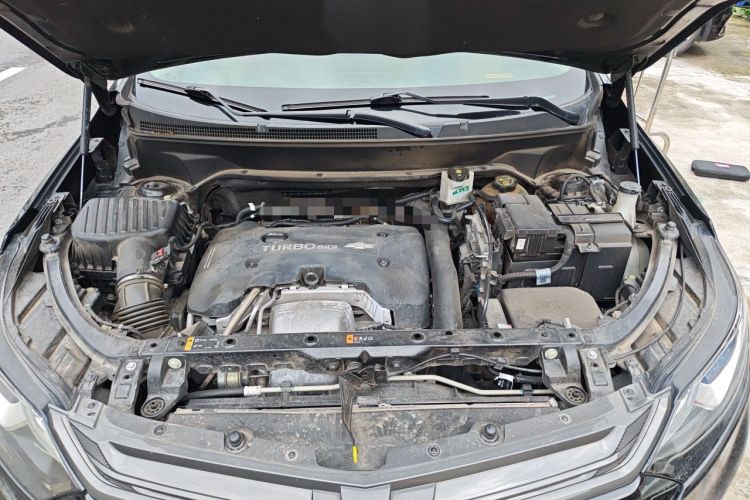 Used Chevrolet Equinox 2019 Redline 550T Automatic All-Wheel-Drive RS Model China VI Standard Engine Bay