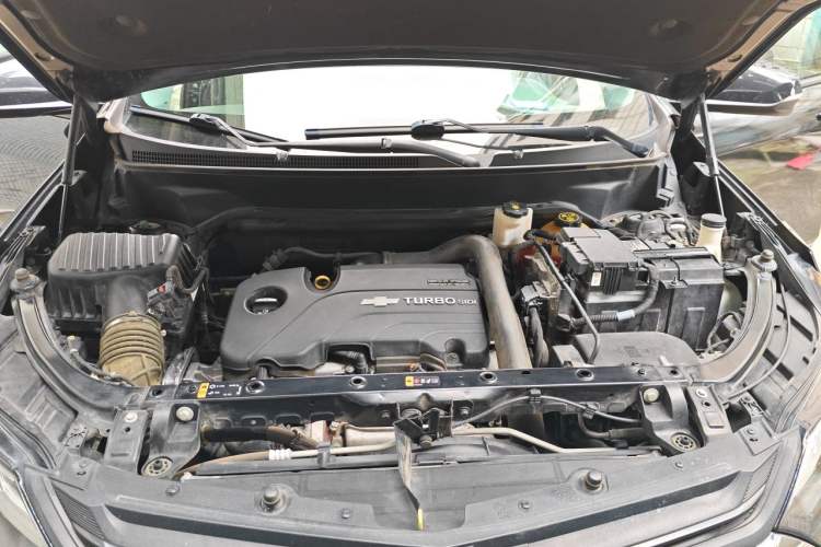 Used Chevrolet Equinox 2019 535T Automatic Chijie Edition China VI Engine Bay
