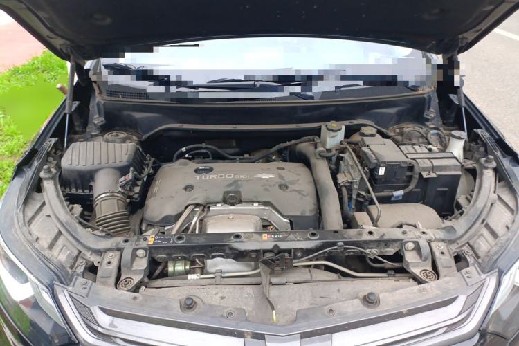 Used Chevrolet Equinox 2019 Redline 550T Automatic All-Wheel-Drive RS Model China VI Standard Engine Bay