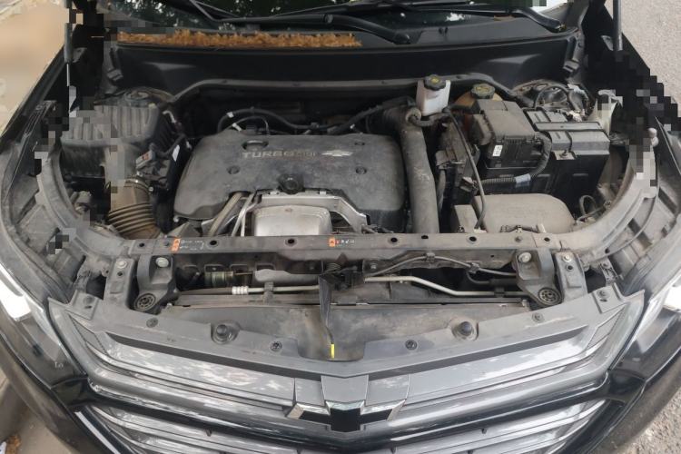 Used Chevrolet Equinox 2019 Redline 550T Automatic All-Wheel-Drive RS Model China VI Standard Engine Bay