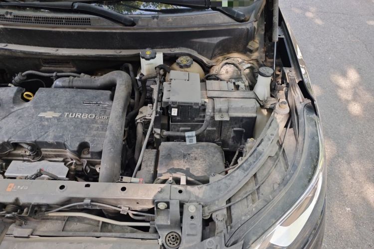 Used Chevrolet Equinox 2019 535T Automatic YuJie Edition China VI Engine Bay Left