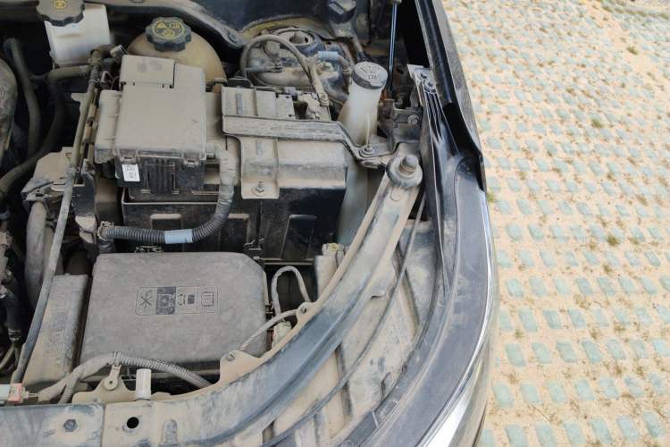 Used Chevrolet Equinox 2019 535T Automatic Chijie Edition China VI Engine Bay Left