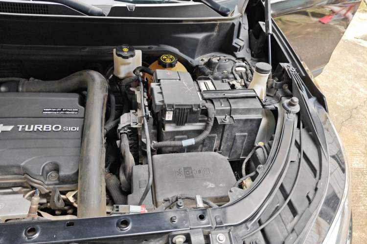 Used Chevrolet Equinox 2019 535T Automatic Chijie Edition China VI Engine Bay Left