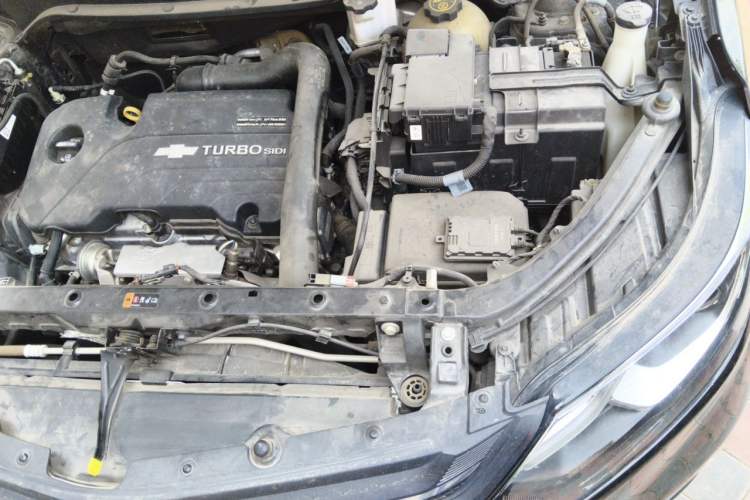 Used Chevrolet Equinox 2019 535T Automatic Chijie Edition China VI Engine Bay Left
