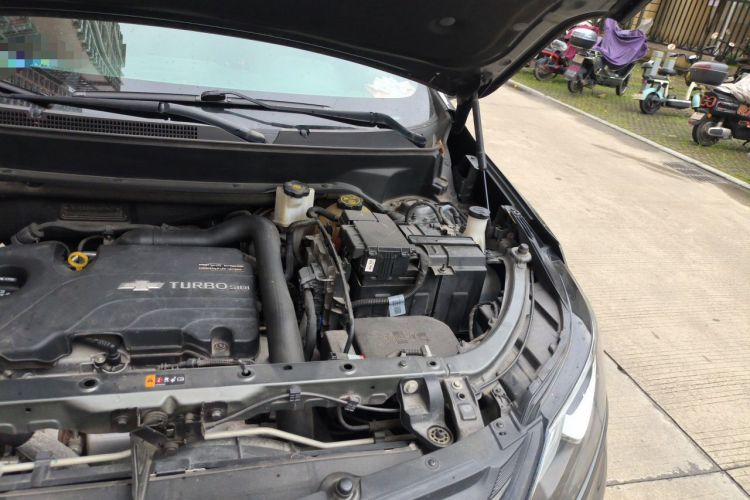 Used Chevrolet Equinox 2019 535T Automatic YuJie Edition China VI Engine Bay Left