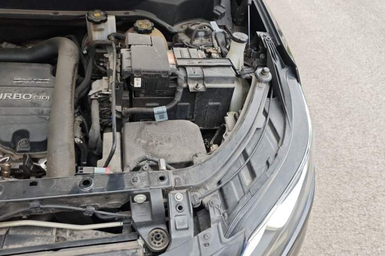 Used Chevrolet Equinox 2019 535T Automatic YuJie Edition China V Standard Engine Bay Left