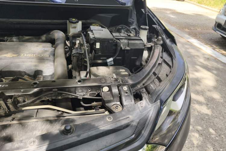 Used Chevrolet Equinox 2019 535T Automatic Chijie Edition China VI Engine Bay Left