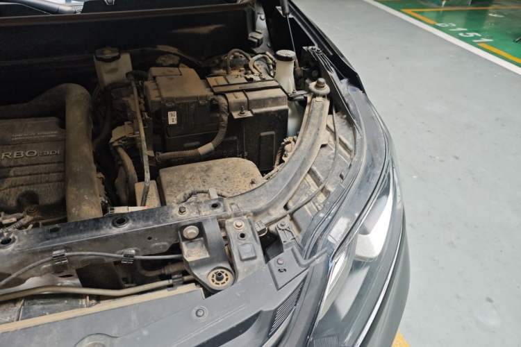 Used Chevrolet Equinox 2019 535T Automatic YuJie Edition China VI Engine Bay Left