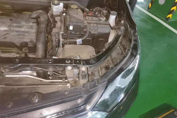 Used Chevrolet Equinox 2019 535T Automatic YuJie Edition China V Standard Engine Bay Left