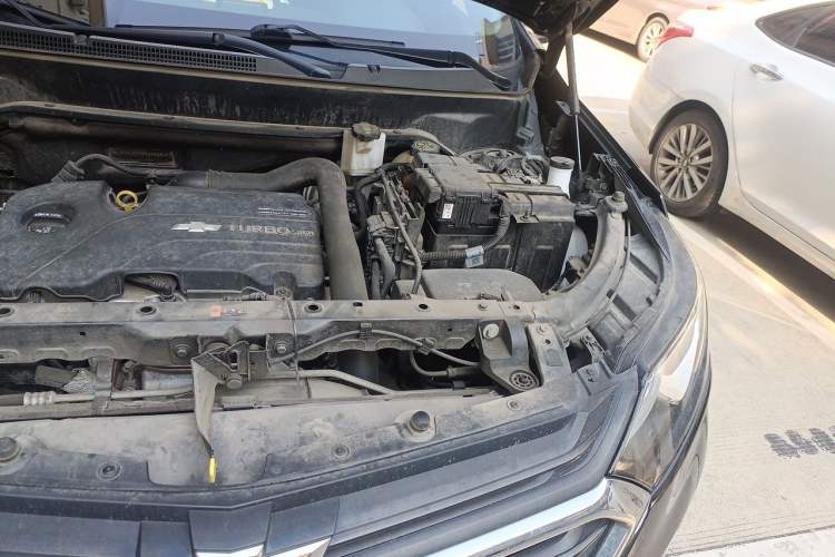Used Chevrolet Equinox 2019 535T Automatic Chijie Edition China VI Engine Bay Left