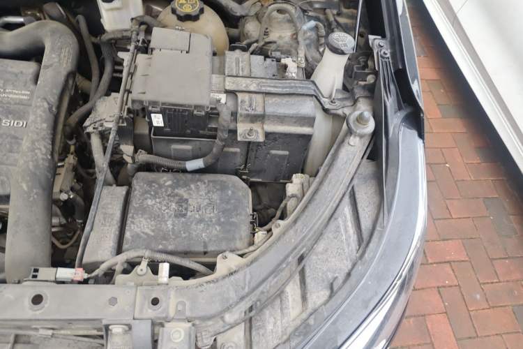 Used Chevrolet Equinox 2019 535T Automatic YuJie Edition China VI Engine Bay Left
