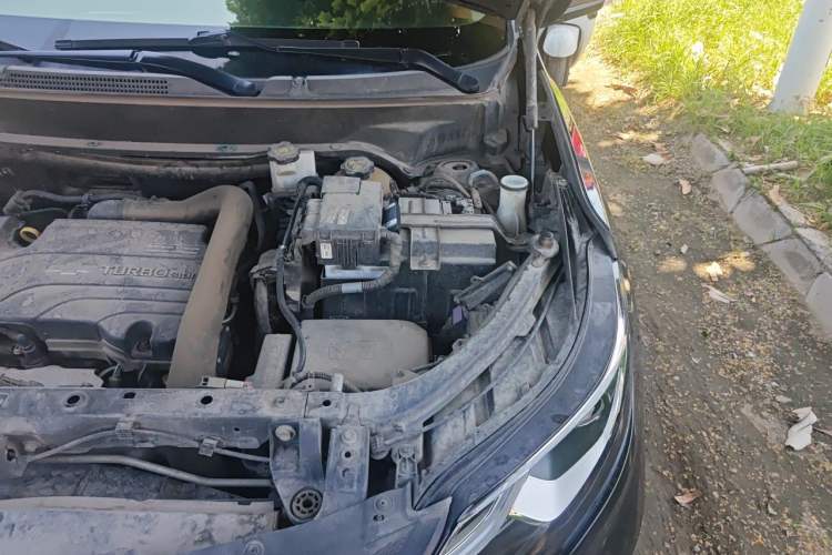 Used Chevrolet Equinox 2019 535T Automatic YuJie Edition China VI Engine Bay Left