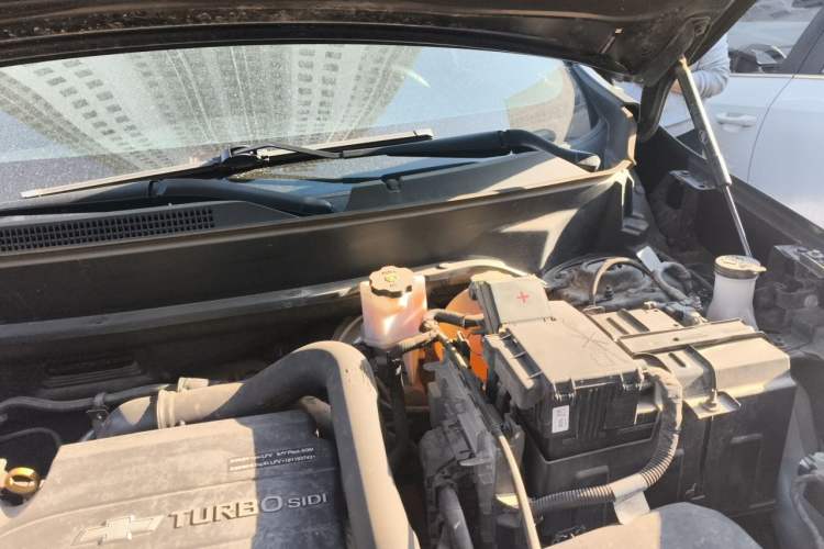 Used Chevrolet Equinox 2019 535T Automatic Chijie Edition China VI Engine Bay Left