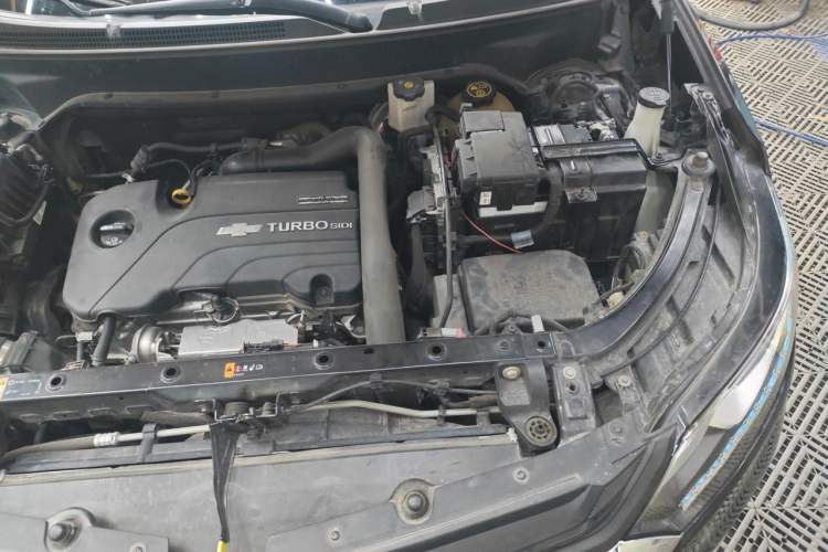 Used Chevrolet Equinox 2019 535T Automatic Lingjie Edition China VI Standard Engine Bay Left