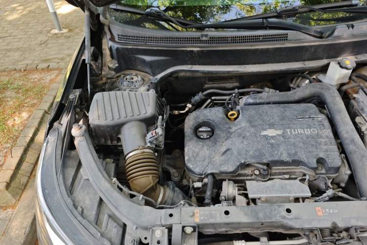 Used Chevrolet Equinox 2019 535T Automatic YuJie Edition China VI Engine Bay Right