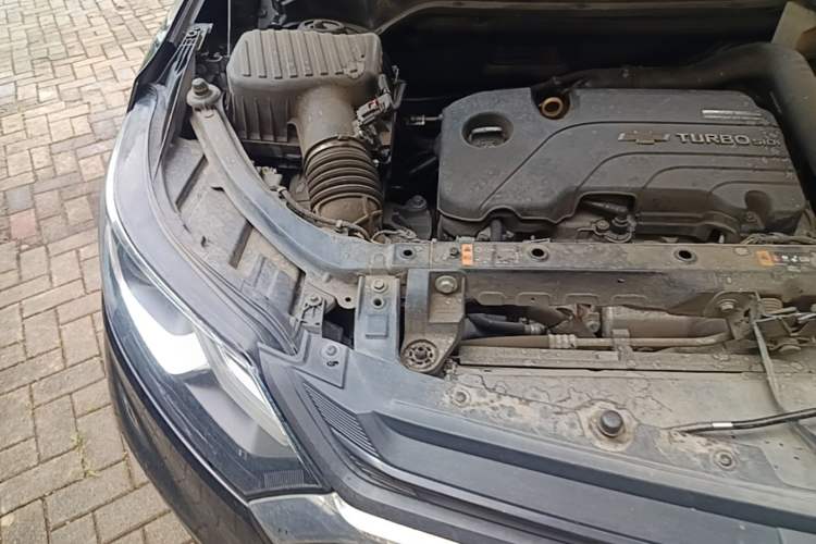 Used Chevrolet Equinox 2019 535T Automatic YuJie Edition China VI Engine Bay Right