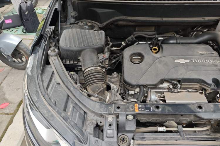 Used Chevrolet Equinox 2019 535T Automatic YuJie Edition China V Standard Engine Bay Right
